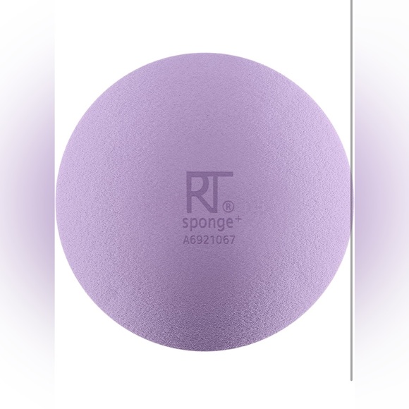 Real Techniques Miracle Skincare Sponge - Picture 6 of 8